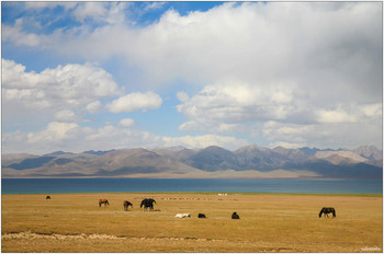 Под облаками / Озеро Сон Куль, Кыргызстан