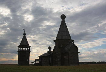 Северный вечер / Церковь Иоанна Златоуста (1665 г), село Саунино, Архангельская область.