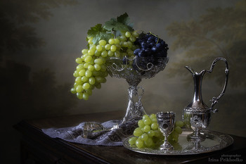 Натюрморт с виноградом и вином / классический натюрморт