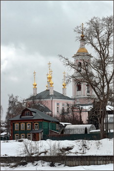Храм Вознесения Господня. / Кимры..Храм был построен в 1813 году на средства местных жителей и зажиточных горожан братьев Башиловых. В 1941 году храм был закрыт. В 1990 году церковь была снова была передана верующим.