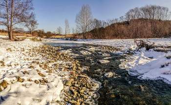 Таёжный ручей / речка зимой