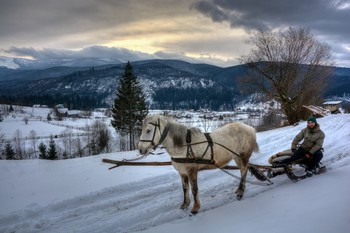Однажды в январе / Вид из высоких окрестностей села Лазещина (Карпаты). Январь 2018 г.
Поздравляю Всех православных с наступающим Рождеством Христовым!
https://youtu.be/-tzNv_SMBes