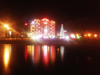 ОГНИ НОЧНОГО ГОРОДА / Огни ночной Астрахани у Лебединого Озера.