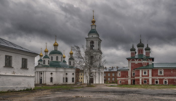 Монастырский двор / Углич