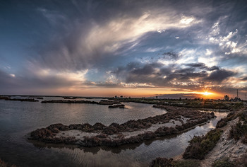 &nbsp; / Landscape shot of the coast at Delta de l'Ebre (Catalonia). Three exposures merged (HDR).