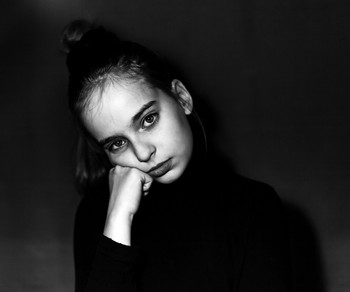 Саша / Чернобелаяфотография