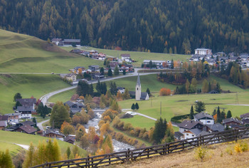 Тирольская деревня / ...