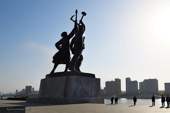 Juche statue - Worker, Peasant and working Intellectual / Pyongyang, North Korea