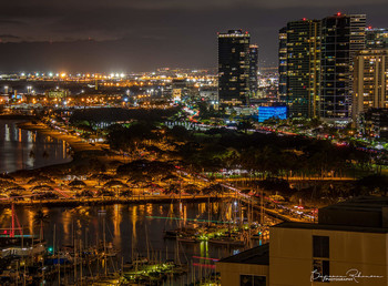 &nbsp; / Night city view over Honolulu, Hawaii