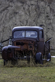  / This rusty old pickup truck hasn't seem any TLC in years