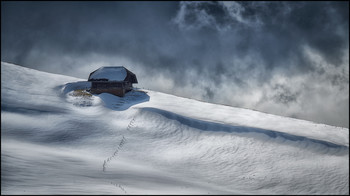 &nbsp; / Schneewehen im Naturpark Gantrisch, Schweizer Alpen.