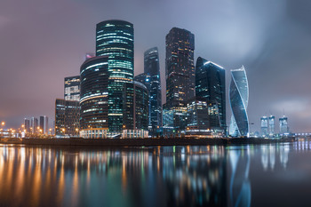 Москва-сити / Панорама вечерней Москва-сити (9 вертикальных кадров)