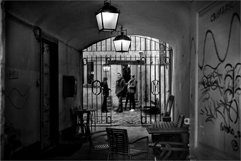 Reception bar ... / кафе улица подворотня