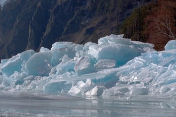 Лед и камень / Так бывает на Байкале