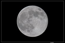 Ночь оборотней и романтиков... / 12 декабря вместо обычных 385 000 км от Земли Луна находится почти на 35 000 км ближе - на расстоянии всего 357 448 километров. В результате этого наложения эффектов, визуально размер Луны увеличится на 14%, а ее светимость - на 30%!
Информация с сайта: http://interfax.by/article/33353