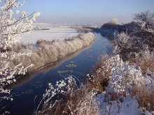Зимняя река / 31.12.2008 Последний день уходящего года порадовал нас хорошей зимней погодой. Украина. Волынская область.