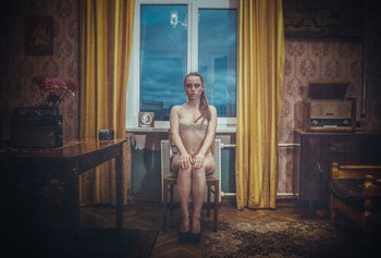 Без слов_2 / Проект "Квартира"
Второй вариант, цветной. Мои знакомые разделились, примерно, пополам в оценке, какое фото лучше, ч/б или цвет.