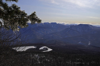 Пейзаж с видом на Бабуган-Яйлу / Крым. Вид с южных склонов Чатыр-Дага