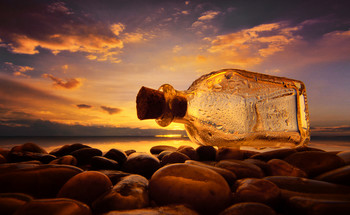 &nbsp; / Bottiglia dei desideri trovata in spiaggia.