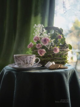 Чайный столик у окна / натюрморт с романтическим настроением