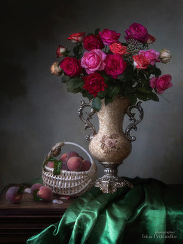 **Натюрморт с букетом садовых роз / классический цветочный натюрморт