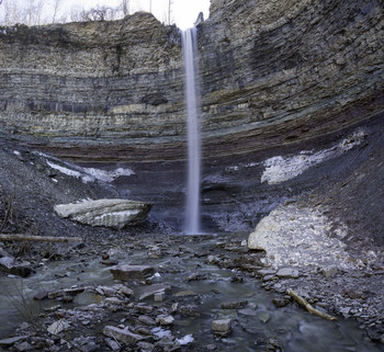   / The Devil's Punchbowl near Hamilton is an amazing waterfall in the Spring