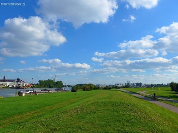 Hamburg / Альбом «Лайнеры, парусники, пароходы»: http://fotokto.ru/id156888/photo?album=62974
Слайд-шоу Берег Эльбы:
https://www.youtube.com/watch?v=_8iY4QcGL-A&t=8s https://www.youtube.com/watch?v=EVMHpH6SJxA
Корабли на Эльбе:
https://www.youtube.com/watch?v=DA7DProSV6o&list=UUEOp3amNaNT0205lPmdFi8w&index=19
Портовый центр и складской район Гамбурга:
https://www.youtube.com/watch?v=i0kxa-sex6o
https://www.youtube.com/channel/UCEOp3amNaNT0205lPmdFi8w/videos?
https://www.youtube.com/watch?v=IGn-NNqkBL0
