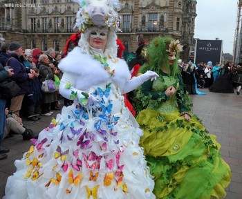 Venezianischer Karneval in Hamburg 2019 / Гамбург. Венецианский карнавал у озера Альстер. Великолепные костюмы, загадочные маски, дефиле, карнавальное шествие радуют горожан и гостей города.Альбом "Жанр": http://fotokto.ru/id156888/photo?album=60982
Слайд-шоу карнавала:
https://www.youtube.com/watch?v=f1BgrJNDxTI
https://www.youtube.com/watch?v=mH-ARj0ilTA
Видео карнавала:
https://www.youtube.com/watch?v=g-HDOSvJTUo
https://www.instagram.com/nina.yudicheva/channel