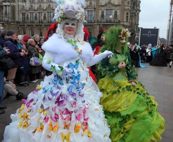 Venezianischer Karneval in Hamburg 2019 / Гамбург. Венецианский карнавал у озера Альстер. Великолепные костюмы, загадочные маски, дефиле, карнавальное шествие радуют горожан и гостей города.Альбом &quot;Жанр&quot;: http://fotokto.ru/id156888/photo?album=60982
Слайд-шоу карнавала:

https://www.youtube.com/watch?v=f1BgrJNDxTI

https://www.youtube.com/watch?v=mH-ARj0ilTA

Видео карнавала:

https://www.youtube.com/watch?v=g-HDOSvJTUo

https://www.instagram.com/nina.yudicheva/channel