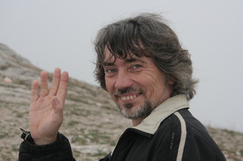 Писатель Валерий Воронин / Балаклава.Много напмсал духовныйх и исторических книг.