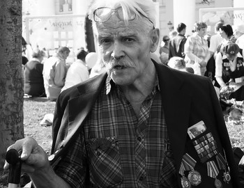 Ветеран / В сквере у Большого театра