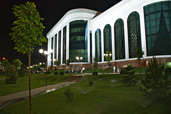 Вечерний Ташкент / Национальная библиотека
