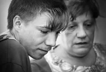 трудный / фото сделано в школе интернате (коррекционном)
воспитанник и воспитатель