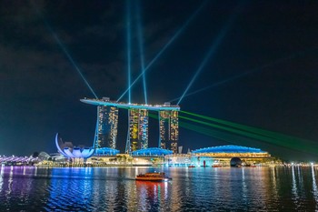 Представление Marina Bay Sands. / Повезло с погодой. Представление Marina Bay Sands Сингапур состоялось.