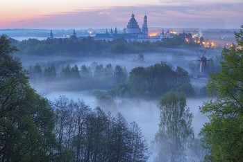 Перед рассветом / Подмосковье, Истра