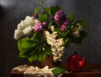 Весенний букет / Предметная композиция с цветами