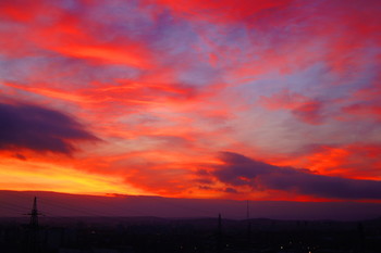 Предрассветная акварель / Рассвет с горы над спящим городом