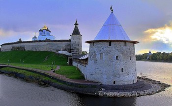 Псковская твердь... / Псковский кремль