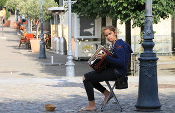 Уличный музыкант / Лето в центре Дрездена
