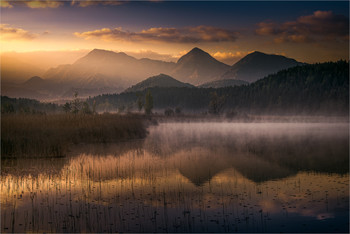 &nbsp; / Je länger man im Dunkeln ausharren muss,
desto mehr freut man sich
über das Wunder des Sonnenaufgangs.

Morgens am Turnersee in Kärnten.