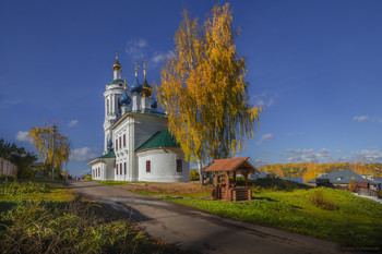 Осень в Плёсе / г.Плёс,Варваринская церковь