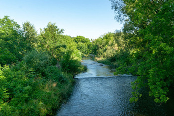 Утро на реке Каменке / Утро на реке Каменке,зеленые берега и голубое небо