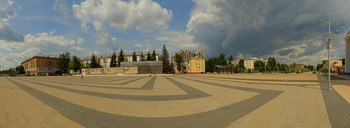 Перед дождиком. / Площадь перед ДК Калинина г. Королёв М.о. 
Июнь 2020 года.