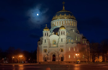Лунная ночь / Морской собор в Кронштадте в декабре