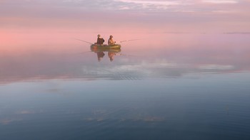 Двое в лодке... / Озеро Байнауш, Челябинская область, лето 2020