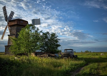 Мельница в селе Красный Яр Самарской области / Фотография была сделана в Самарской области, в июне 2020 года. Село Красный Яр.