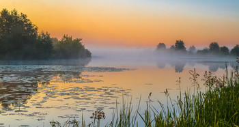 На рассвете. / Утренний пейзаж на озере Сосновое.