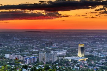 Июльский закат в Алматы / Алматы, закат