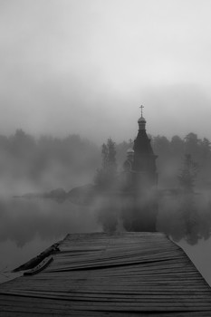 Дорога к храму / Церковь Андрея Первозванного на Вуоксе (из архива)
Жизнь идет по пути упрощения всего, в том числе и веры.
Это фото я считал символичным - не легкая дорога к храму, к вере, к пониманию себя.
Сейчас все проще и менее живописно