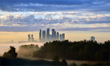 Утро туманное / Вид на Москва-Сити с Крылатских холмов